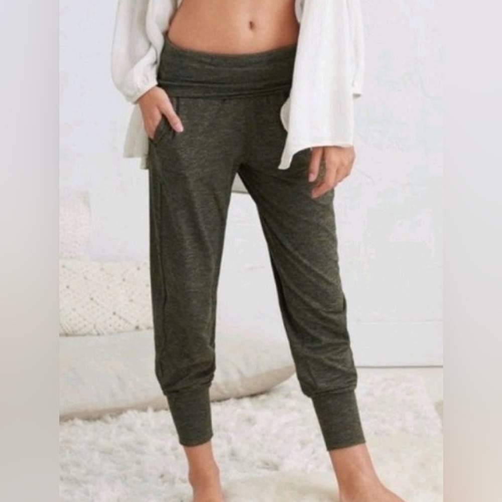 Aerie The hugger Y2K green olive Joggers Sz S
